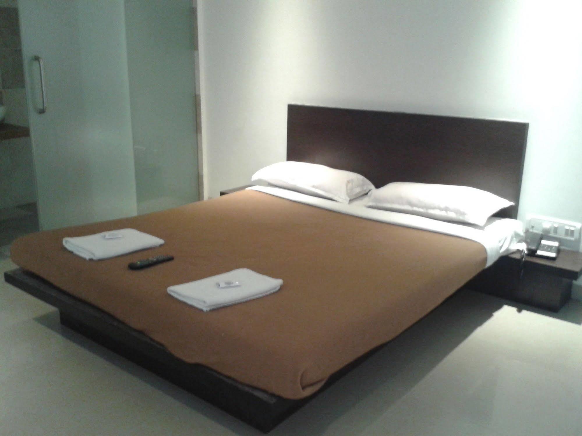 Silver Sands Beach Resort Daman Exterior foto