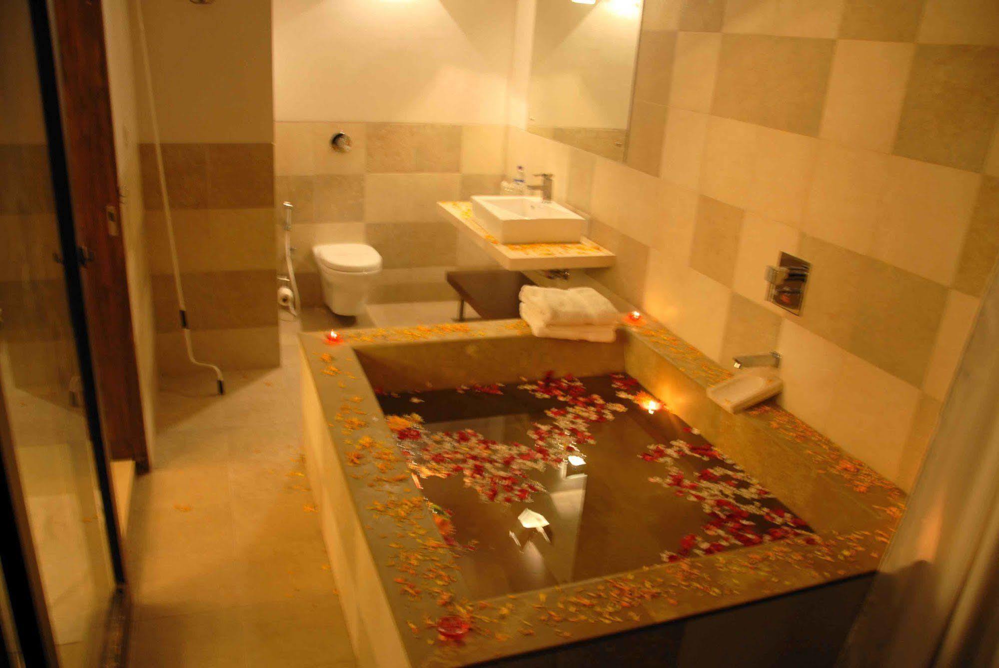Silver Sands Beach Resort Daman Exterior foto