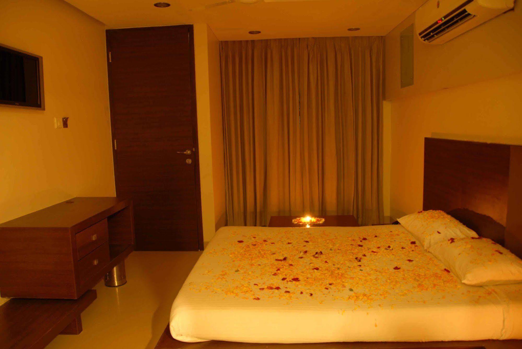 Silver Sands Beach Resort Daman Exterior foto