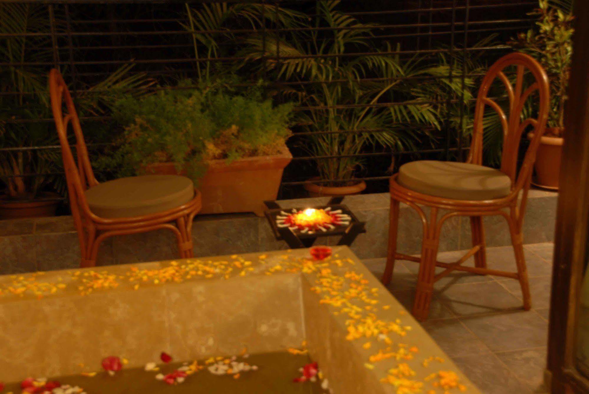 Silver Sands Beach Resort Daman Exterior foto